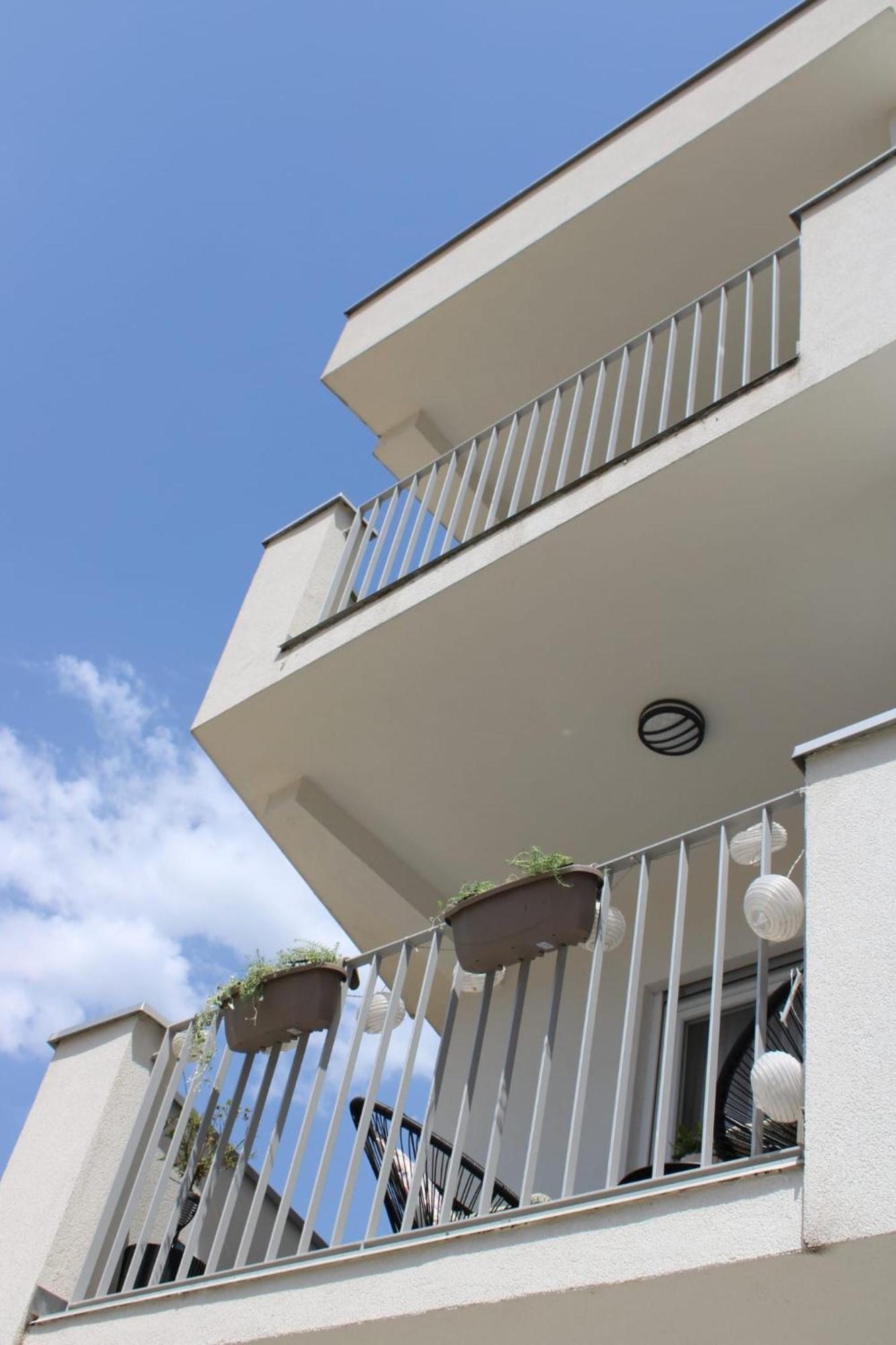 Apartment Merry - Free Garage & Parking Mostar Exterior foto