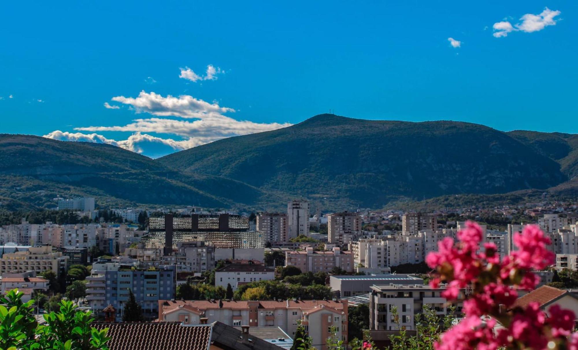 Apartment Merry - Free Garage & Parking Mostar Exterior foto